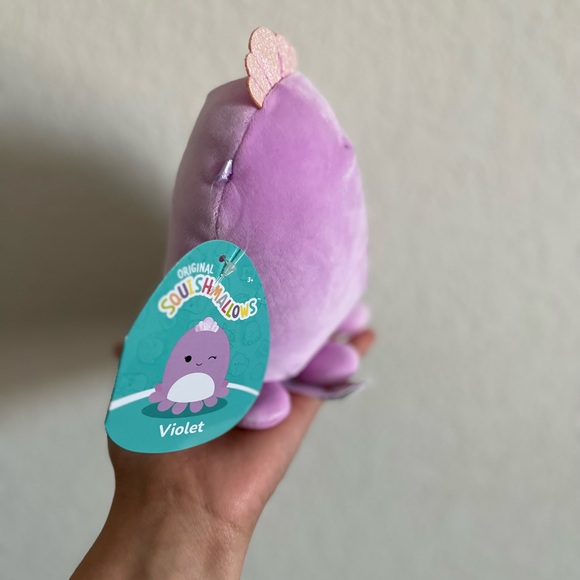 New Violet the octopus Squishmallows - Picture 5 of 7